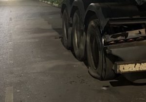 Motociclista fica ferido após bater em semirreboque estacionado em Sete Lagoas