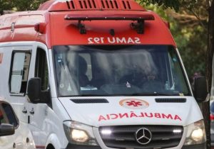 Motociclista fica ferido após colisão com carro no Centro de Matozinhos