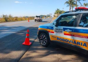 Oito veículos são removidos em menos de três horas durante operação na MG-424