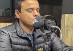 Prefeito de PL promete reforço no atendimento da Farmácia Municipal e reconhece problemas no sistema