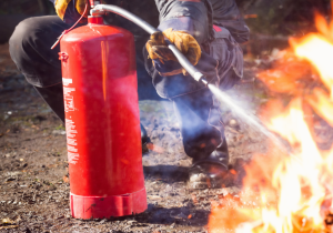 Princípio de incêndio atinge veículo durante evento em Pedro Leopoldo