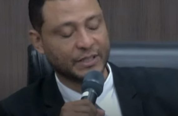 VÍDEO: Vereador Emanuel Oba cobra melhorias e cita pedido de iluminação em LED na Avenida Central